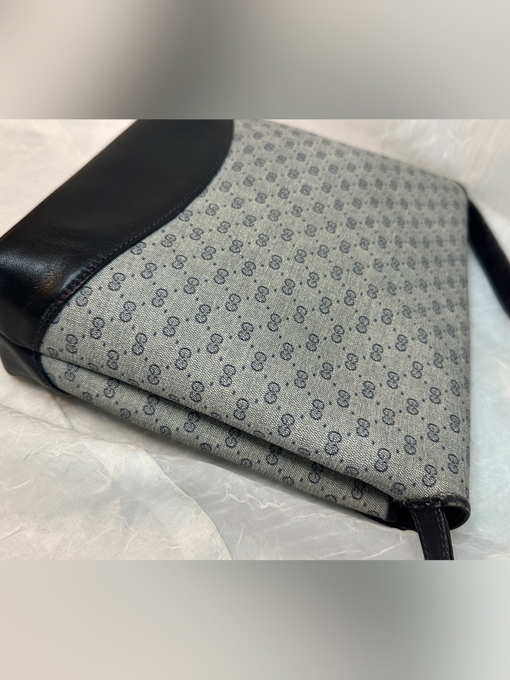 Gucci Gray/Navy/ Black-Midnight Blue Monogram Crossbody w zipper pull - Picture 17 of 17